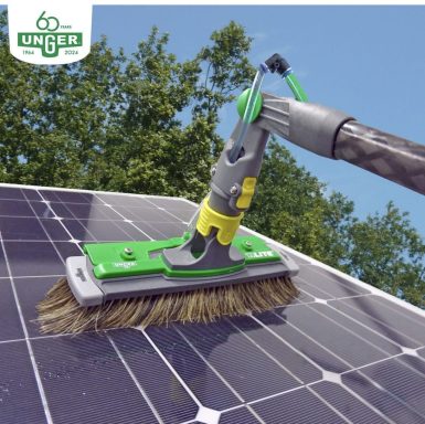 PV-Anlage reinigen mit Reinwassertechnik Reinigung einer PV-Anlage mit Unger Bürste und Reinwassertechnik im Oberland, Peißenberg, Weilheim, Penzberg, Murnau und Garmisch.